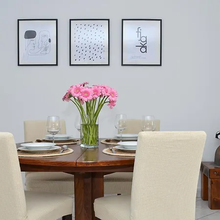 Artsy Hideaway Near Old Town & With Fast Wifi *